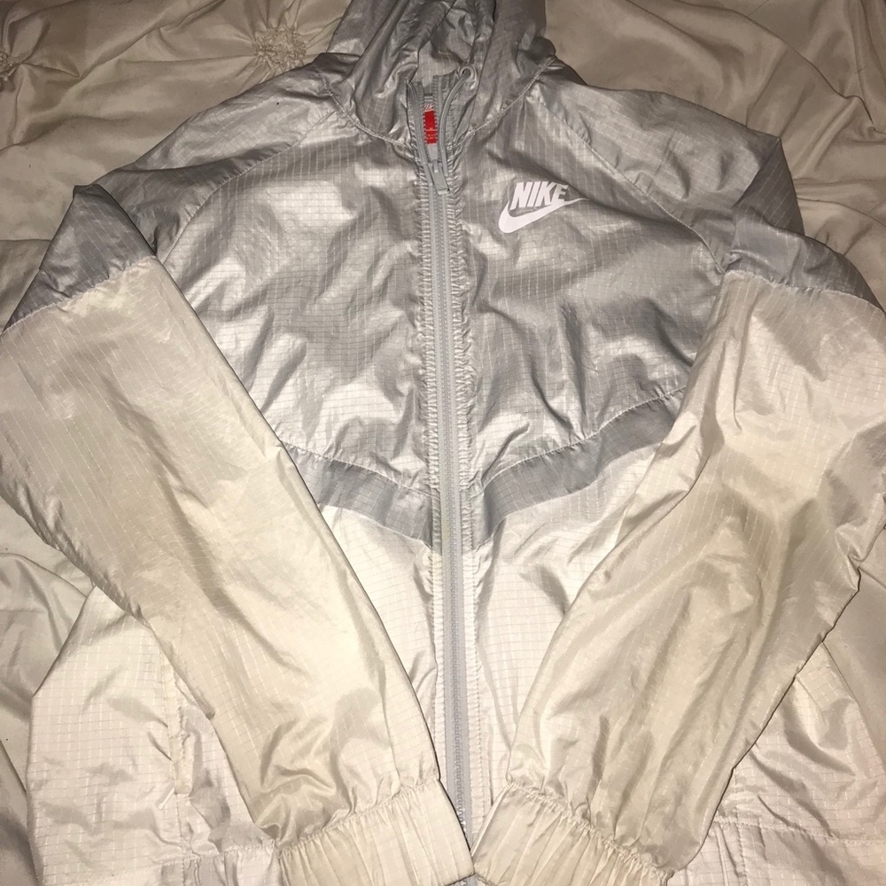 nike windbreaker